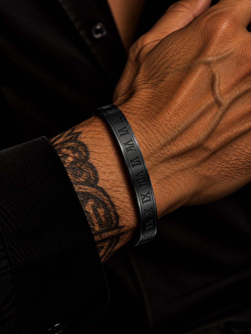 PULSERA IMPERIAL NUMEROS ROMANOS NEGRA