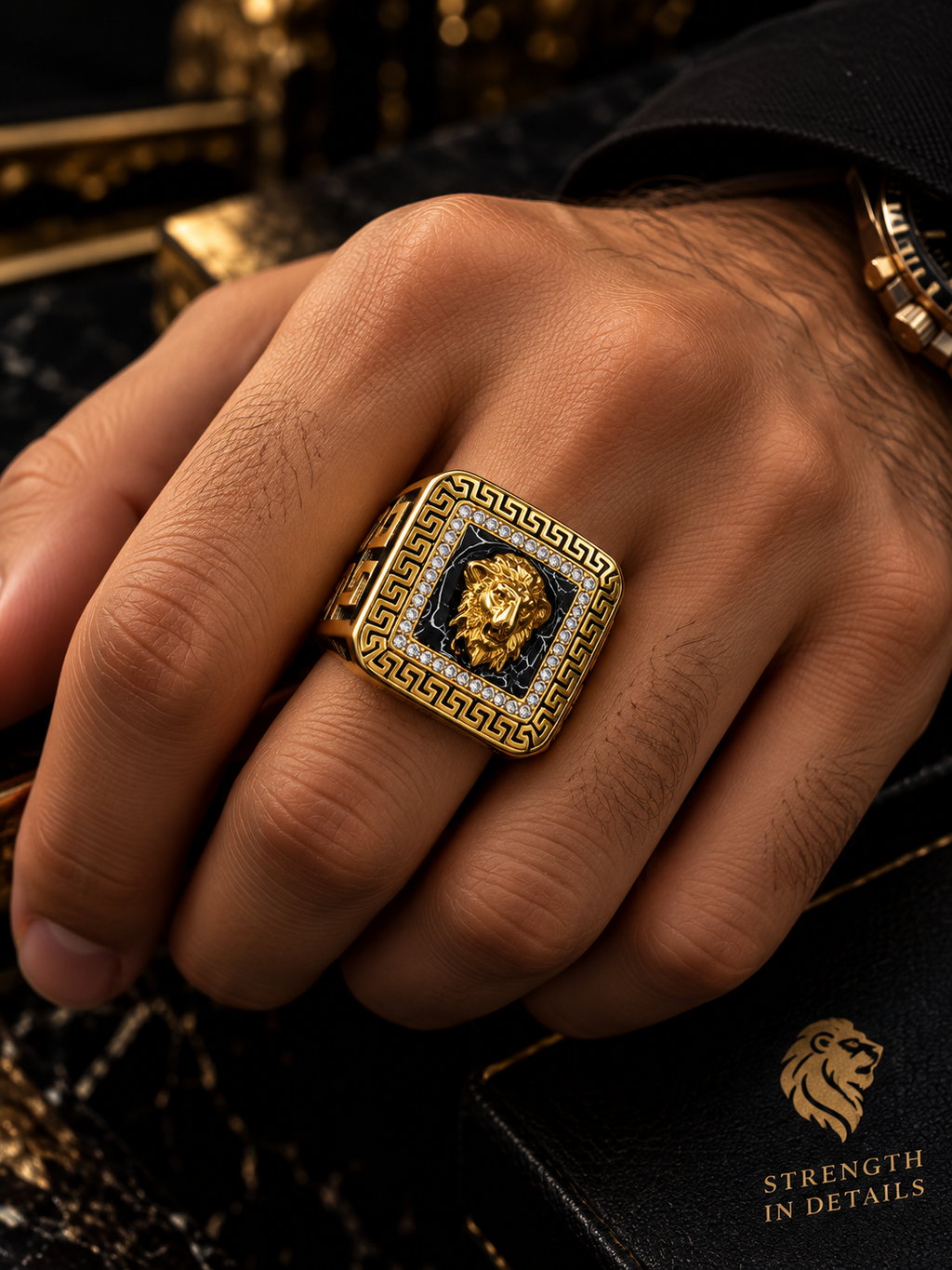 ANILLO LEON DORADO